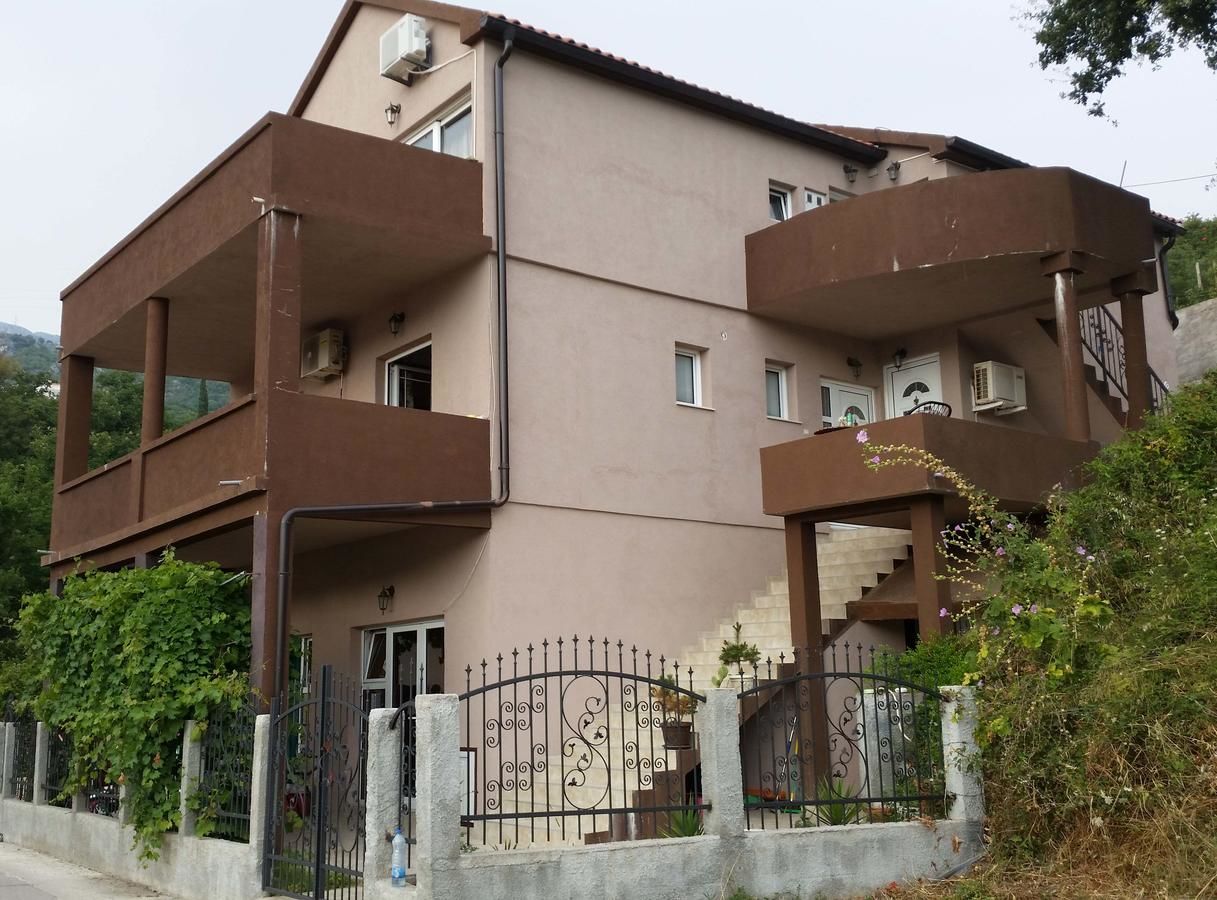 Апартаменты Apartments Lav Costas Херцег-Нови-7